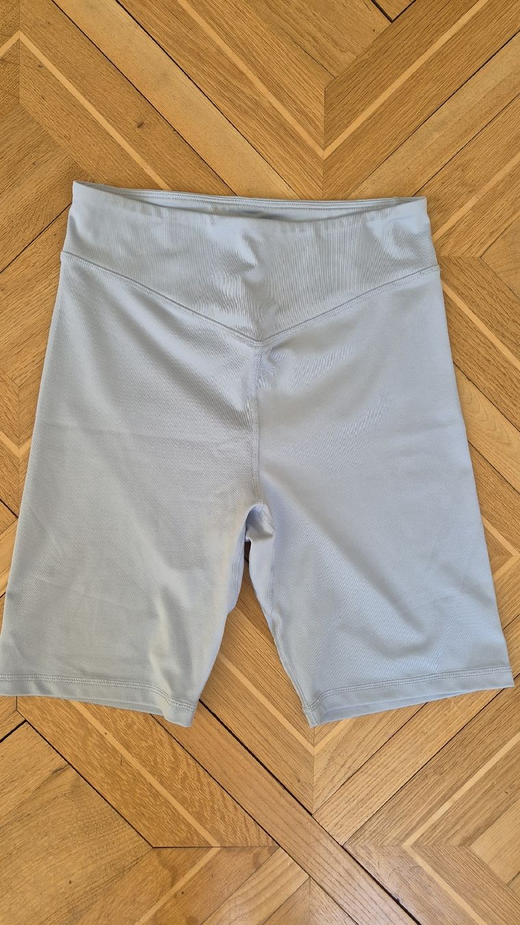 Leggings: NA-KD Leggins short hellblau S – Nuovo (secondo la descrizione) da Winterthur venduto da inkidaria 1