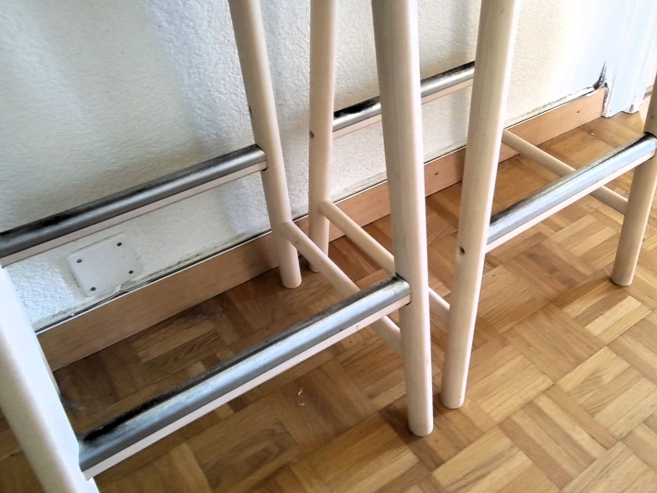 Ikea Sgabelli: 2 tabourets de bar d'occasion en bois clair – Usato da Fribourg venduto da PhilOctet 2