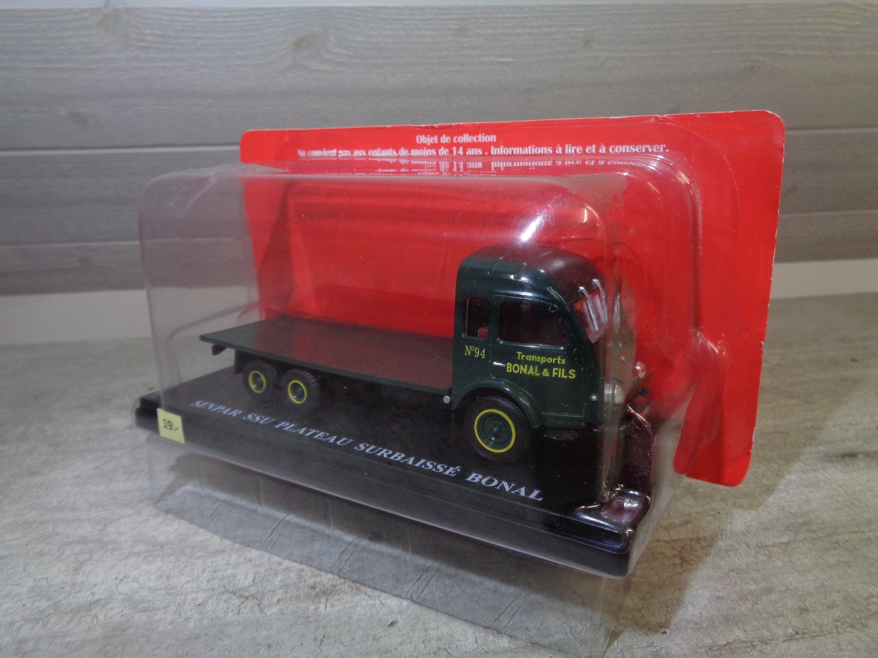 Kit di modellismo & Modellini statici: Hachette 1:43 Camion Sinpar SSU Plateau – Nuovo e nell'imballaggio originale da Reconvilier venduto da rallycar