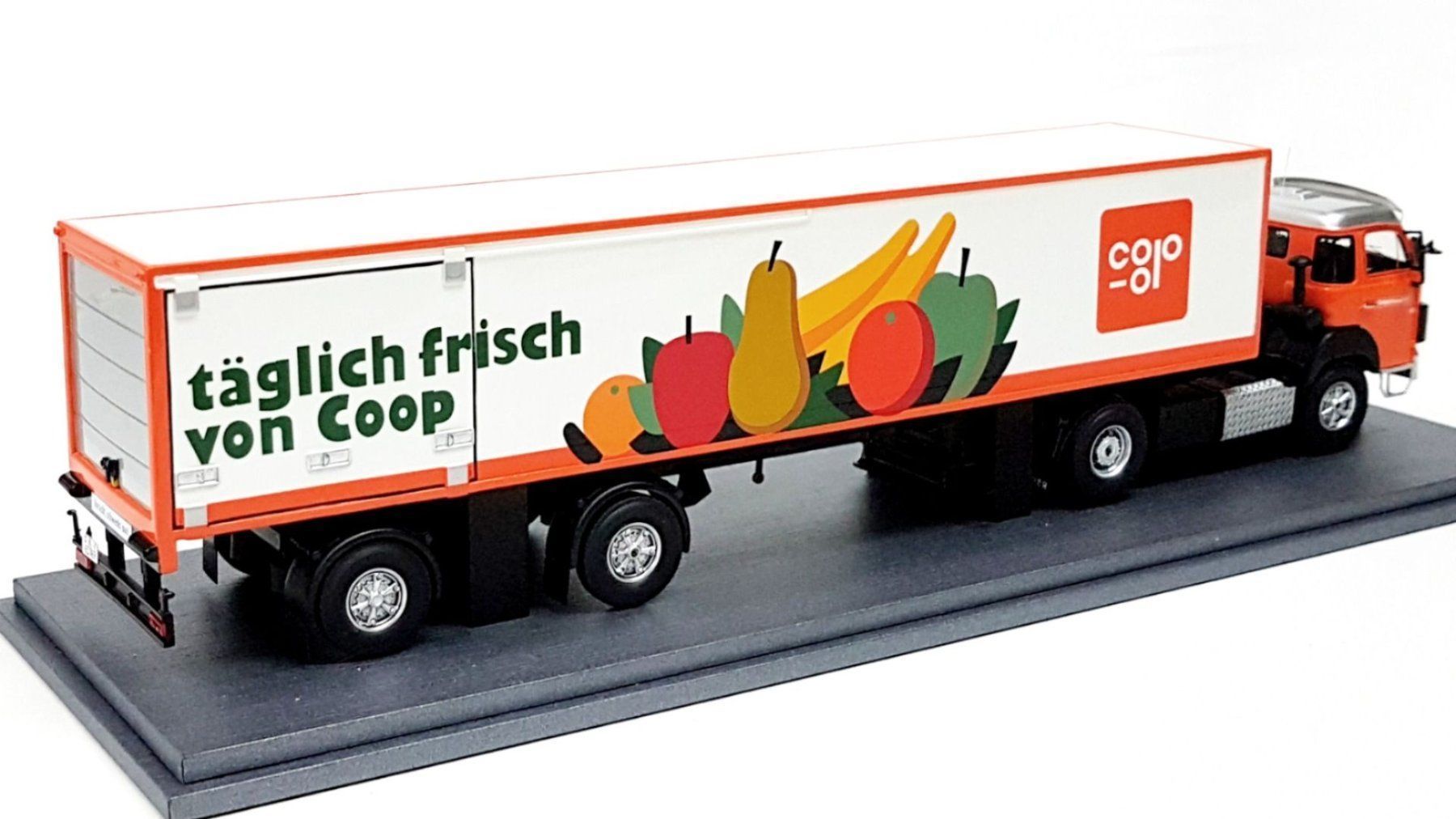 Kit di modellismo & Modellini statici: 1:43 Saurer D290B Frontlenker Sattelzug "Coop" – Nuovo e nell'imballaggio originale da Affoltern am Albis venduto da Modellshop-8910 1