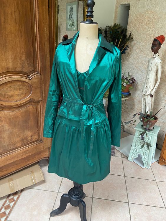 Ensemble Vêtement Enfant Bellis - Taille 4 Ans - Vert Vif, Occasion Très Bon état - Idéal Pour Fille Ou Garçon