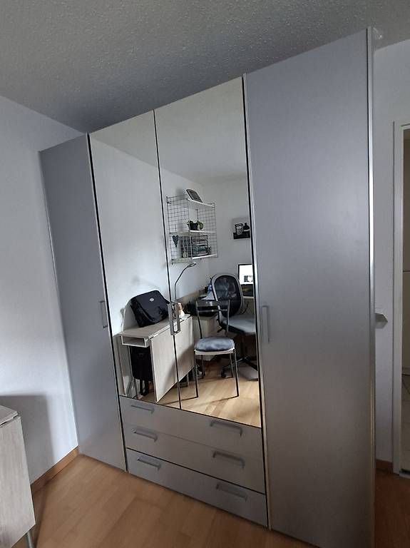 Armoires: Kleiderschrank  – D'occasion à Gümligen par fam_7nht