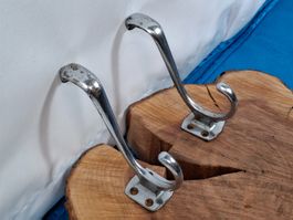 2 schöne antike Kleider Haken, Gusseisen (LOT3443#AEW0)