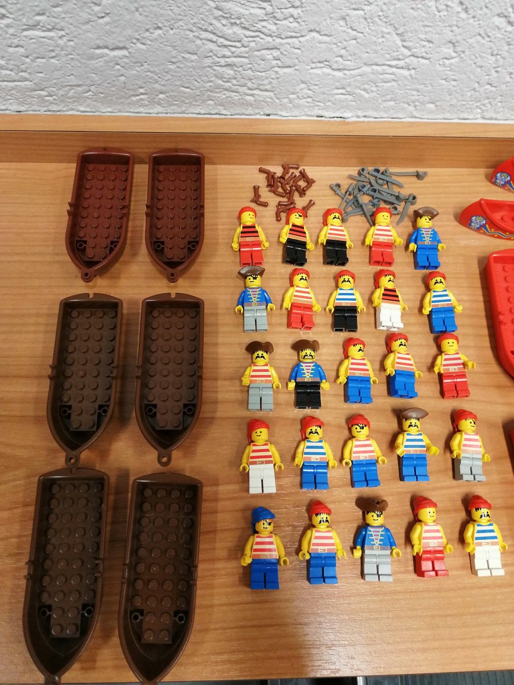 Lego Giocattoli: Lego Piraten Minifiguren und Boote – Usato da Sils im Domleschg venduto da AMAG_AUDI_ZH 1