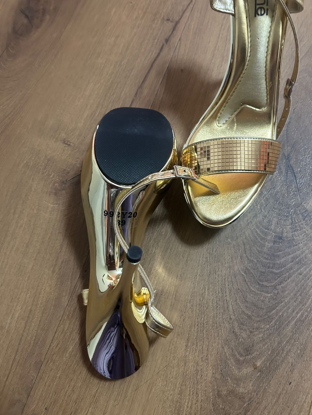 Damenschuhe: Stiletto Sandale Gold Gr 39 Neu – Neu und originalverpackt aus Regensdorf von Spyke55 3