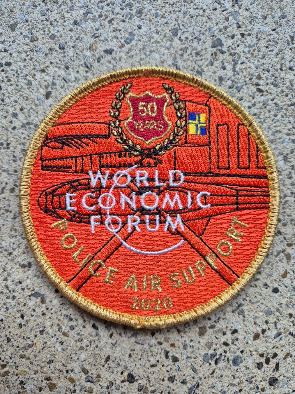 Schweizer Armee Placchette & Badge: *** Badge Polizei WEF Air Support 2020 mit klett *** – Nuovo e nell'imballaggio originale da Riedholz venduto da fr_sIruP