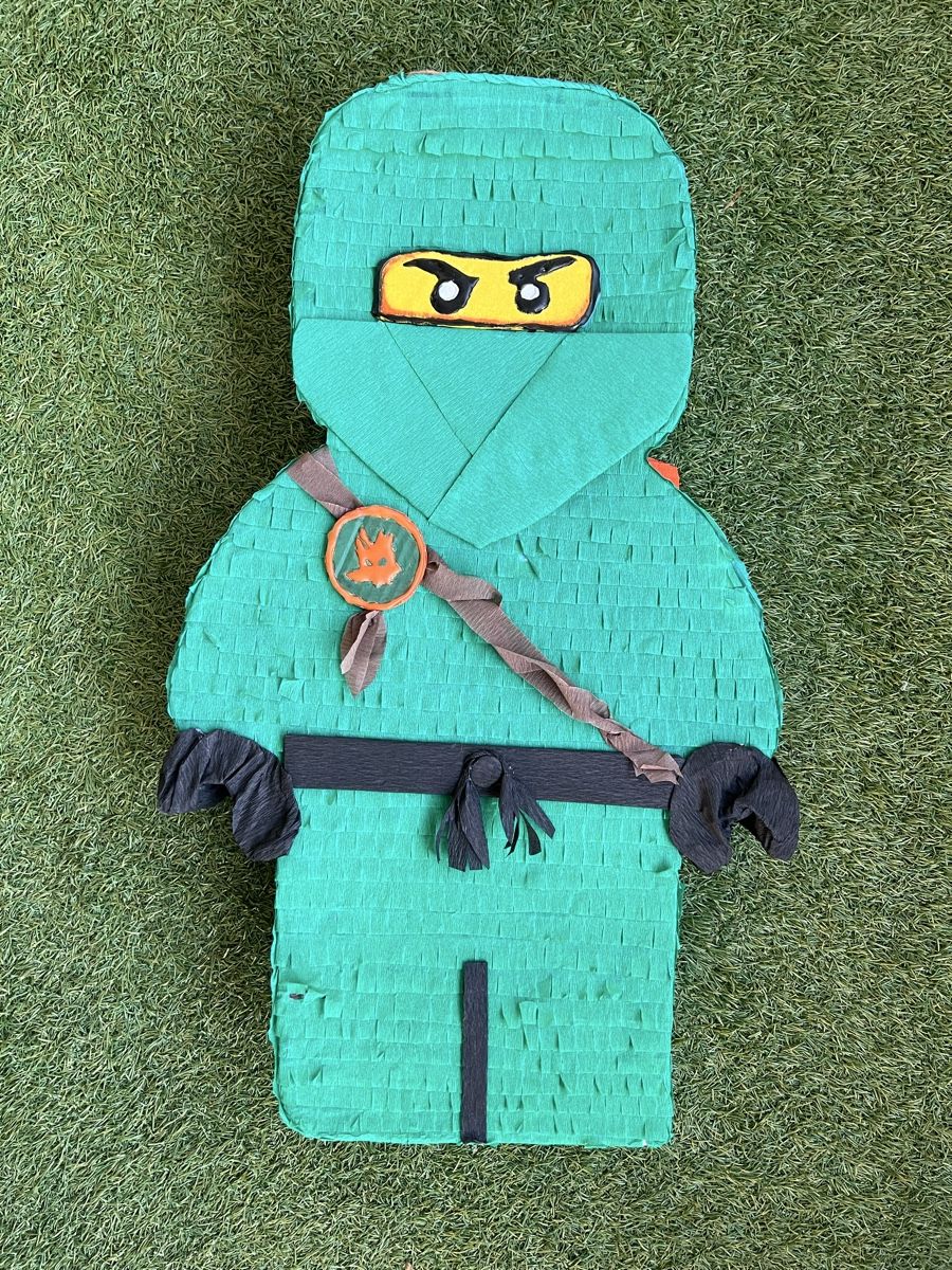 Tutte le decorazioni: Piñata / Pinata Ninjago Lloyd – Nuovo (secondo la descrizione) da Wettswil venduto da Mdx
