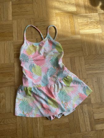 Maillot de bain fille t 122/128 