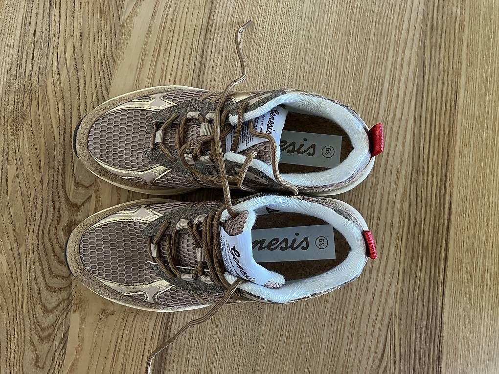 Scarpe da donna: Neue Genesis Sneakers Damen  39 – Usato da Zürich venduto da lataija