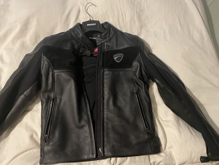 Ducati Lederjacke, Schwarz, Grösse 42 - Top Zustand!