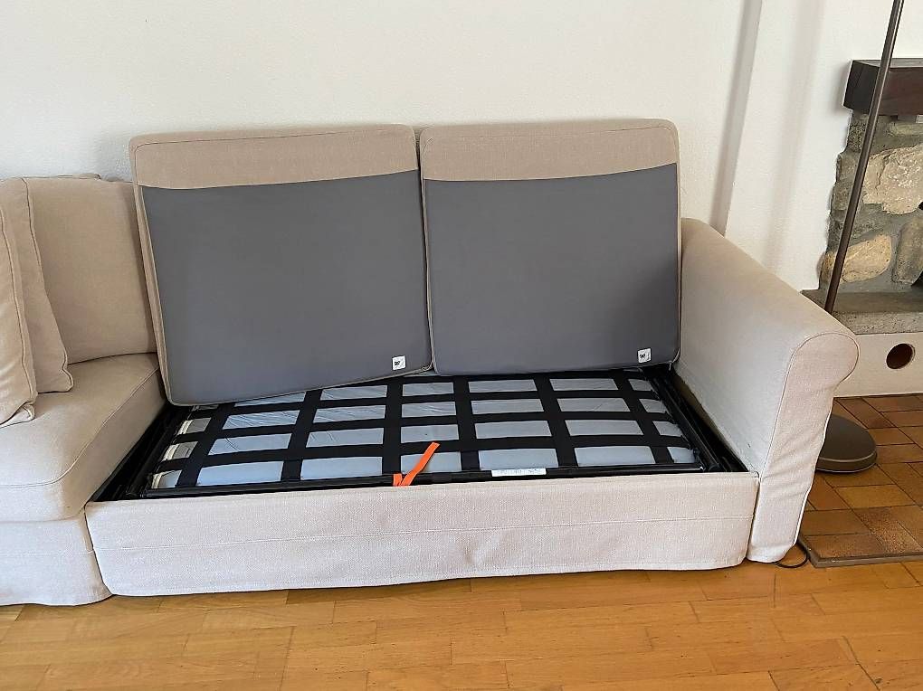Ikea Divani: Canapé lit IKEA 4 places – Usato da Estavayer-le-Lac venduto da mig_f66g 2