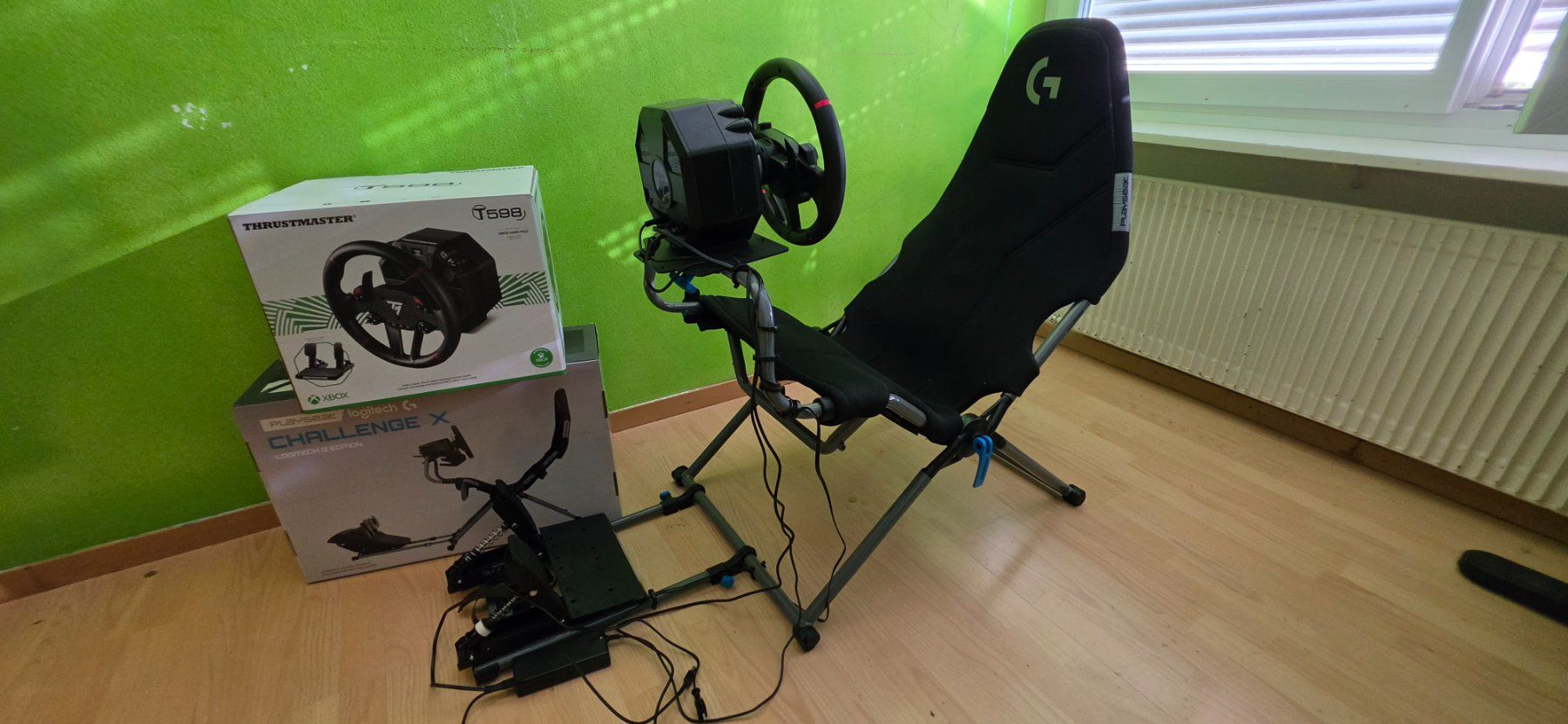 Logitech Consoles: Playseat + Thrustmaster T598 Lenkrad – D'occasion à Fulenbach par Dextrousgnat