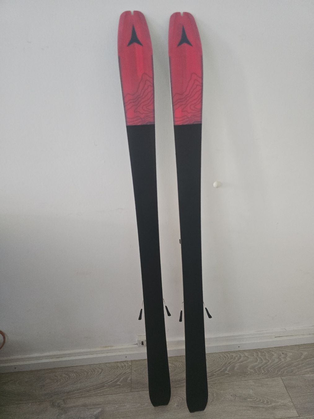 Sci: Ski ATOMIC BACKLAND 85 mit Tourenfellen – Nuovo (secondo la descrizione) da Cartigny venduto da campingping 3