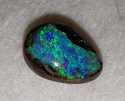 Boulder-Opal Tropfenform