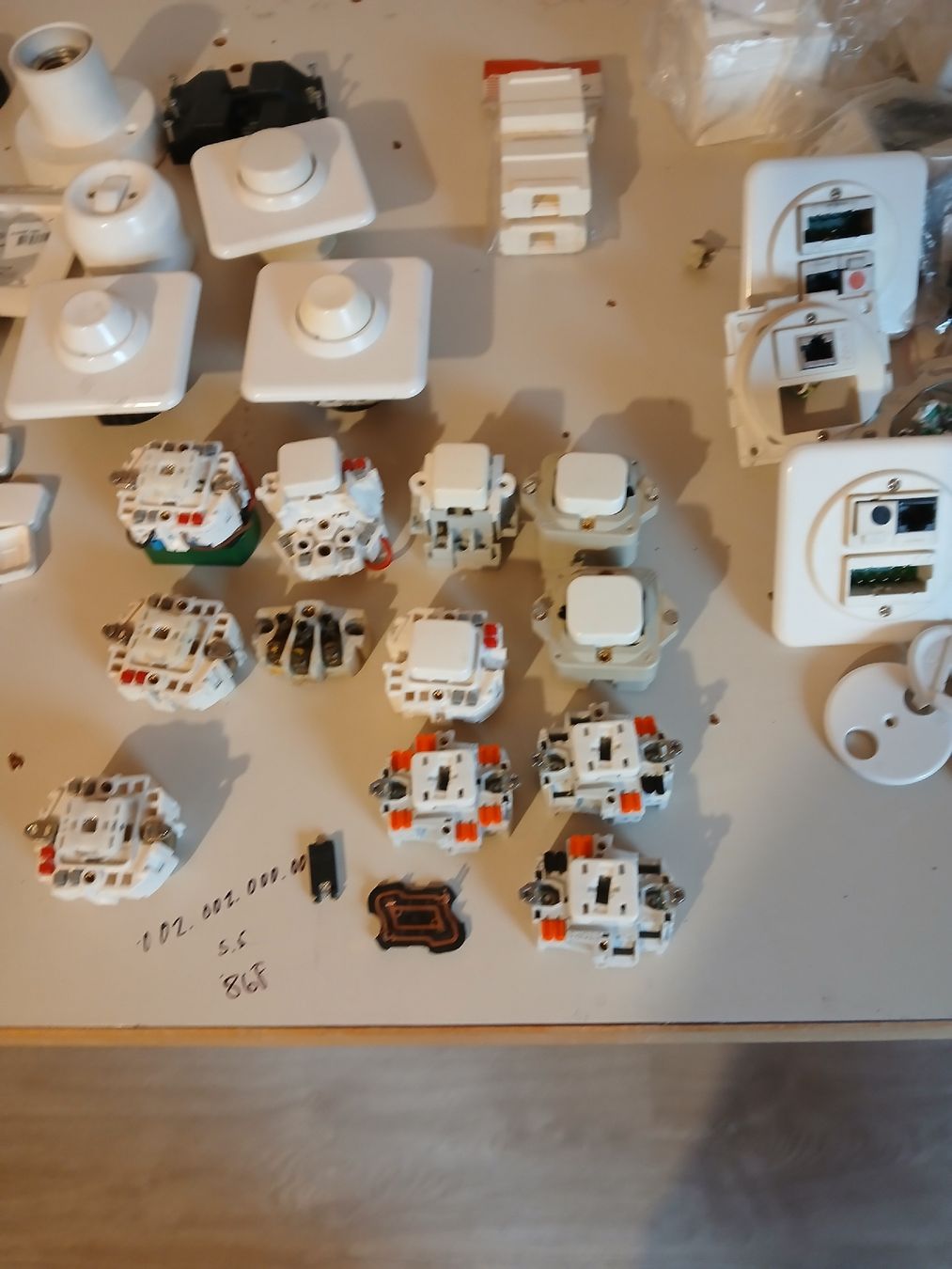 Interruttori: Elektro-Konvolut – Usato da Galgenen venduto da Leila46 2
