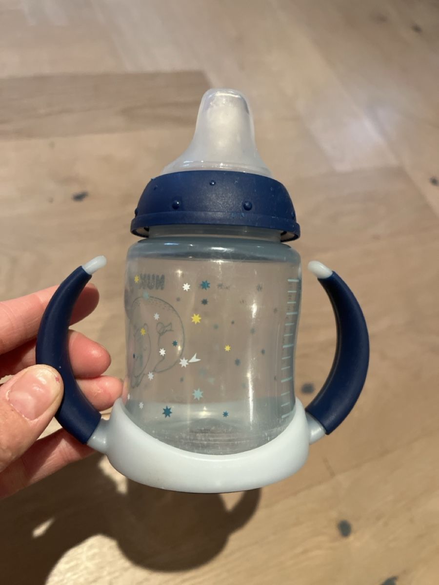 Baby-Mahlzeiten: NUK Trinklernflasche mit Griffen – Gebraucht aus Hinwil von jodrno