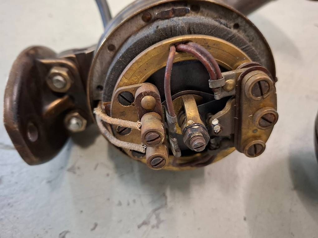 Bosch Tutti pezzi di ricambio auto: Bosch Messing Trichterhupe Ulla6 6V Horn Vorkrieg Oldtimer – Usato da Benglen venduto da Moto42 2