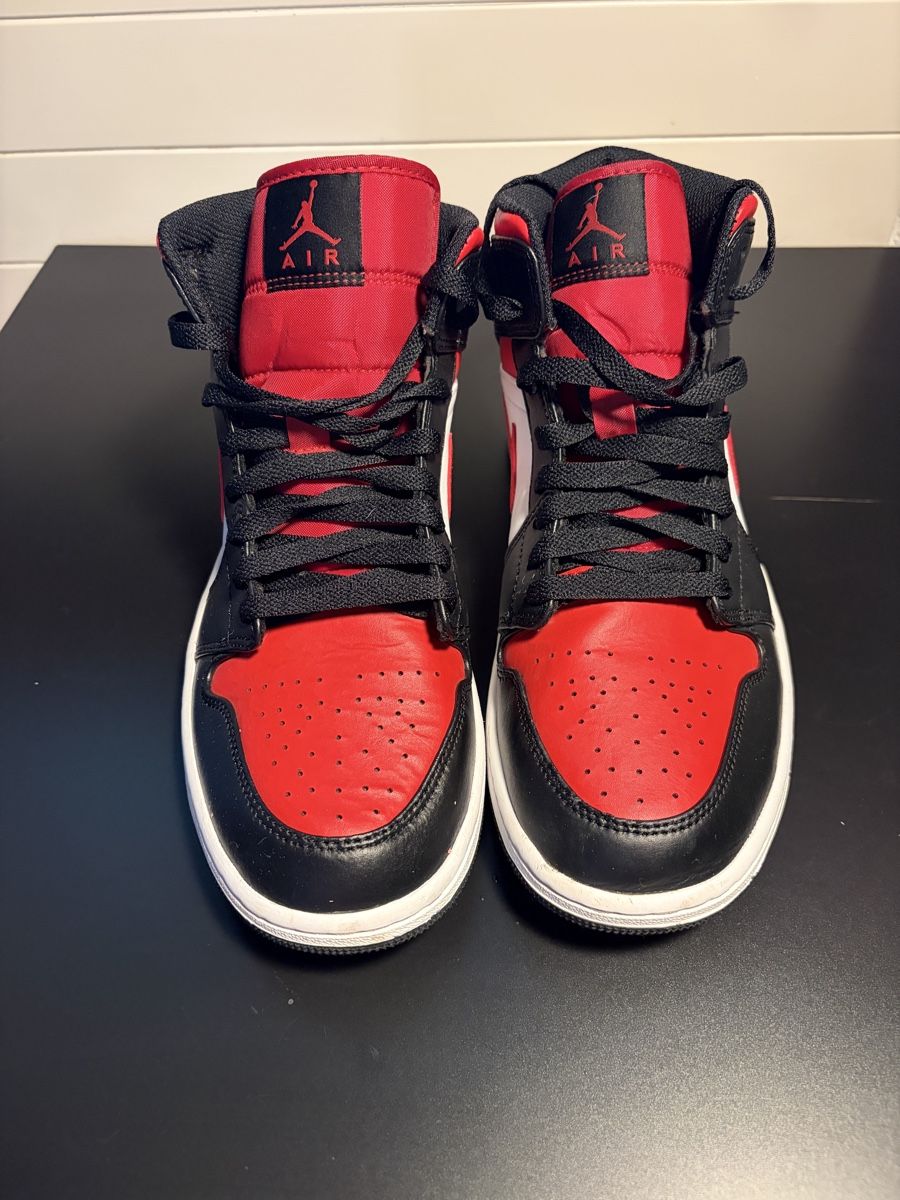 Jordan Scarpe da uomo: Nike Air Jordan 1 Mid "Bred Toe" | Gr. 42.5 – Usato da Adelboden venduto da Bercel 1