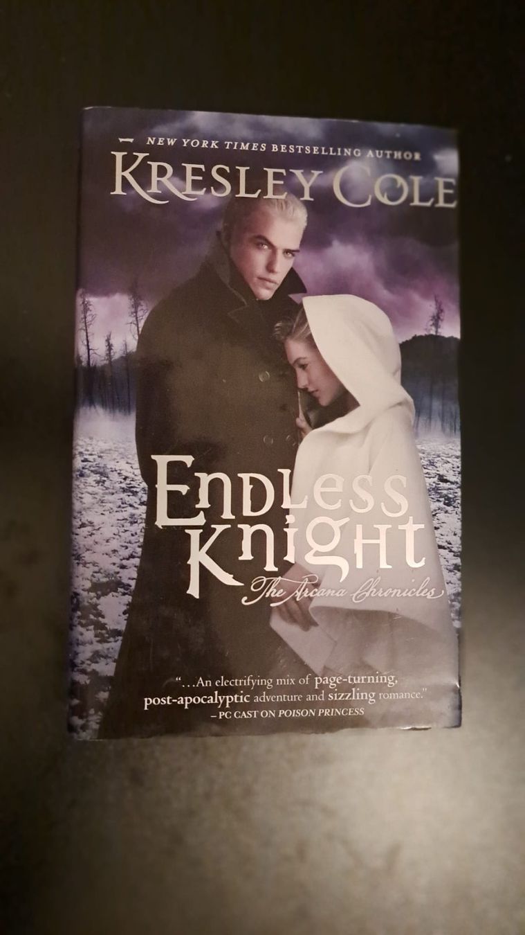 Bücher: Endless Knight  Kresley Cole – Gebraucht aus Waltenschwil von Catlady