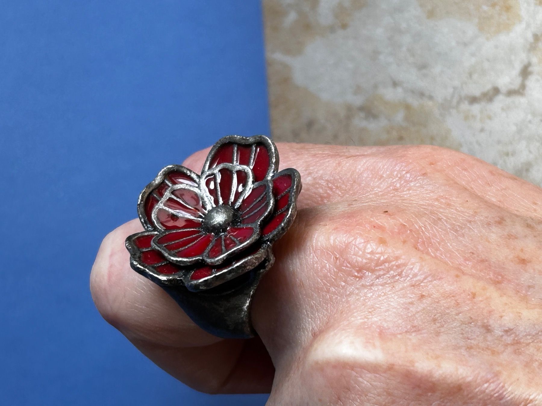 Anelli: Fingerring rote Blume emailliert (59) – Usato da Laufen venduto da belleskulptur 4