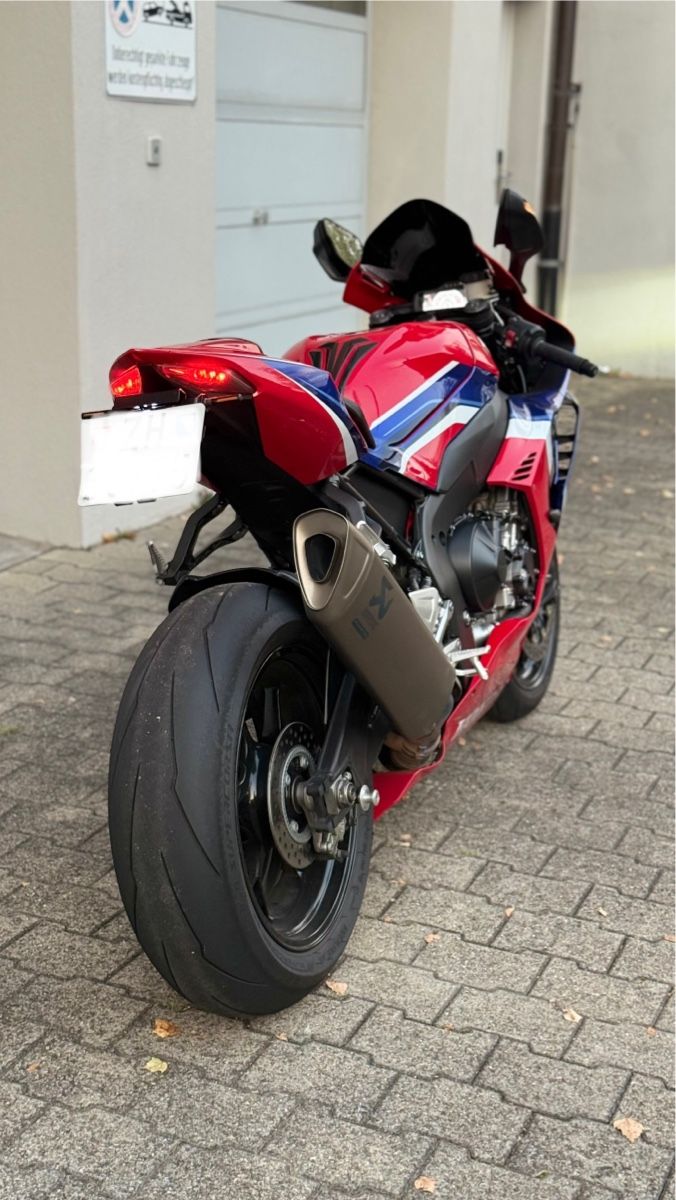 Honda Route: Honda CBR 1000RR-R – D'occasion à zürich par Boba 3