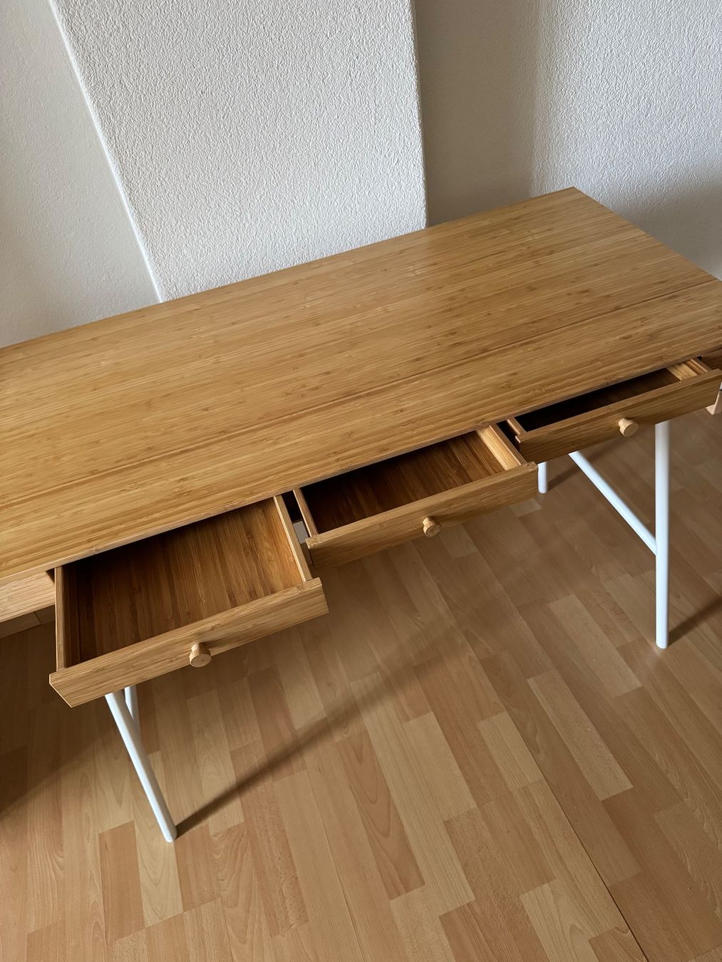 Ikea Scrivanie: Schreibtisch IKEA LILLASEN – Usato da Zürich venduto da ord_7whj 3