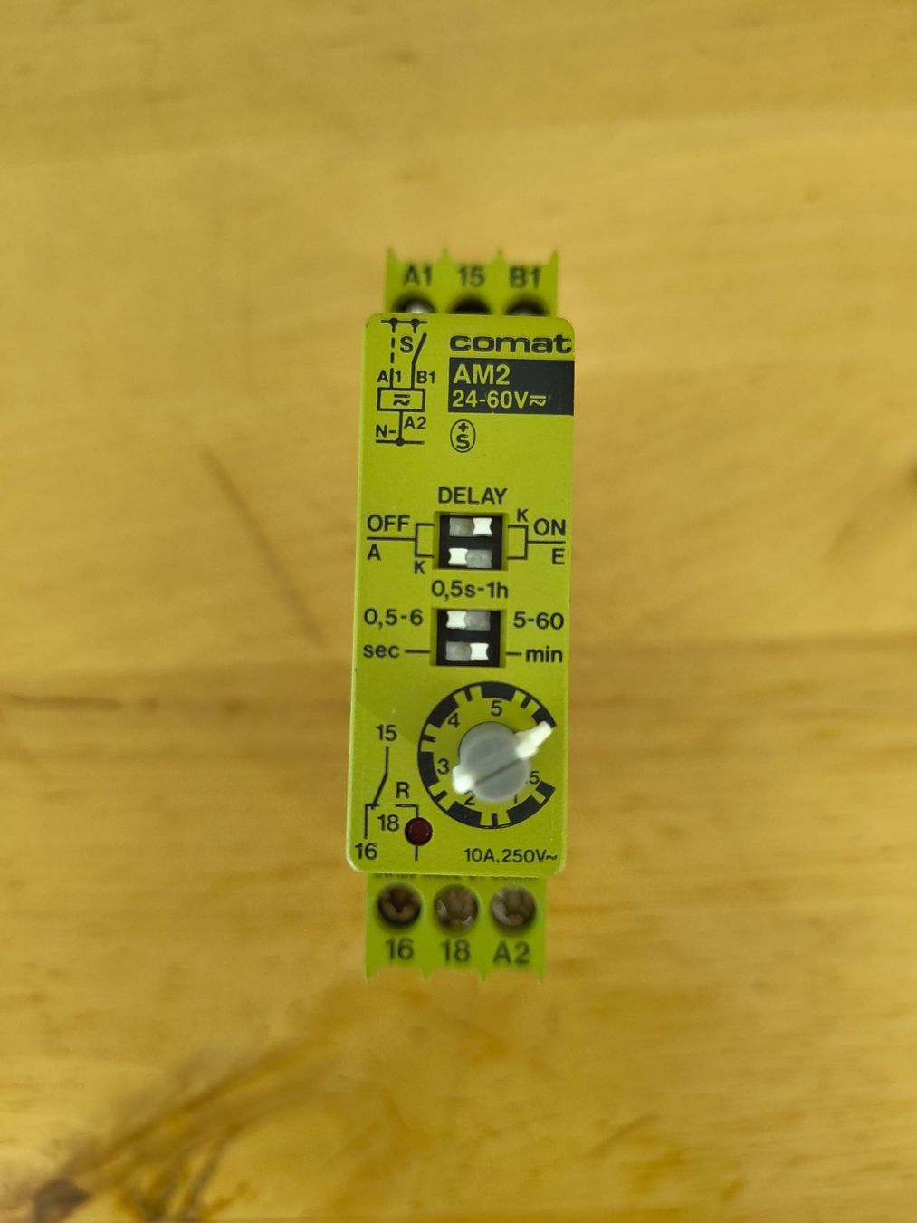 Componenti elettronici: Comet AM2 Zeitrelais 24-60V 0.5s-60min – Usato da Emmenbrücke venduto da BlSi 6