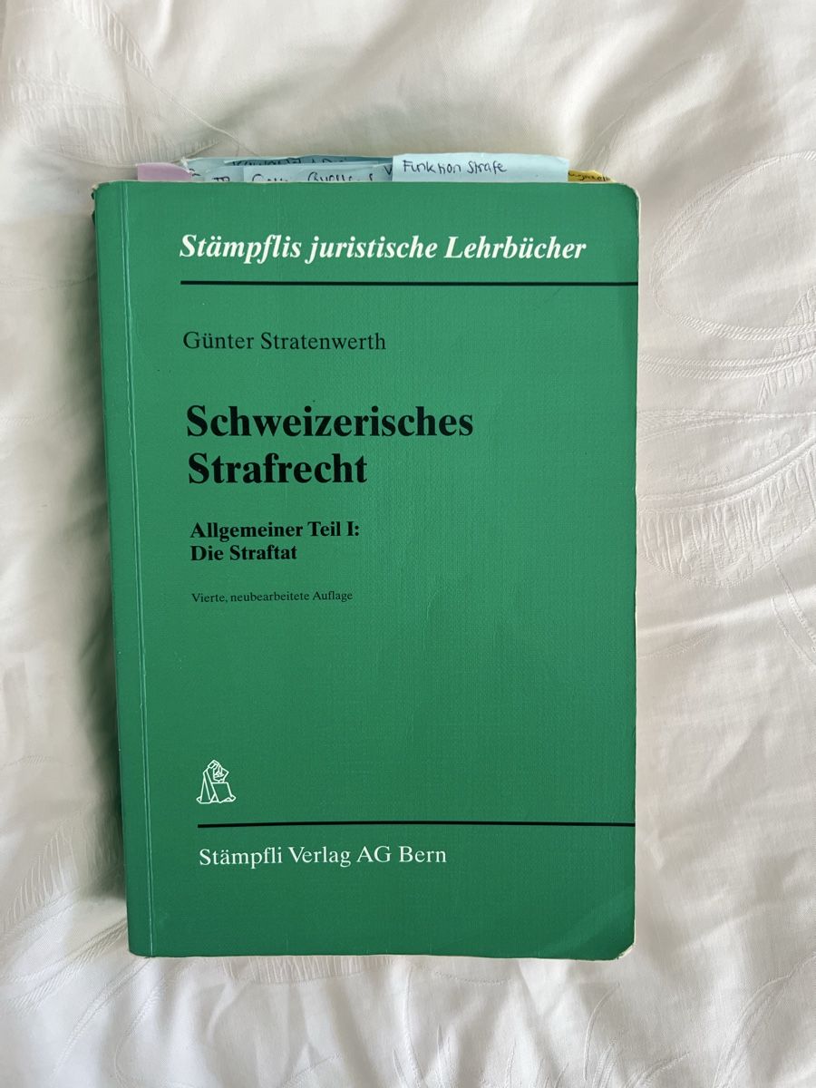 Livres: Schweizerisches Strafrecht, Allgemeiner Teil – D'occasion à Zürich par hannah.liaaa