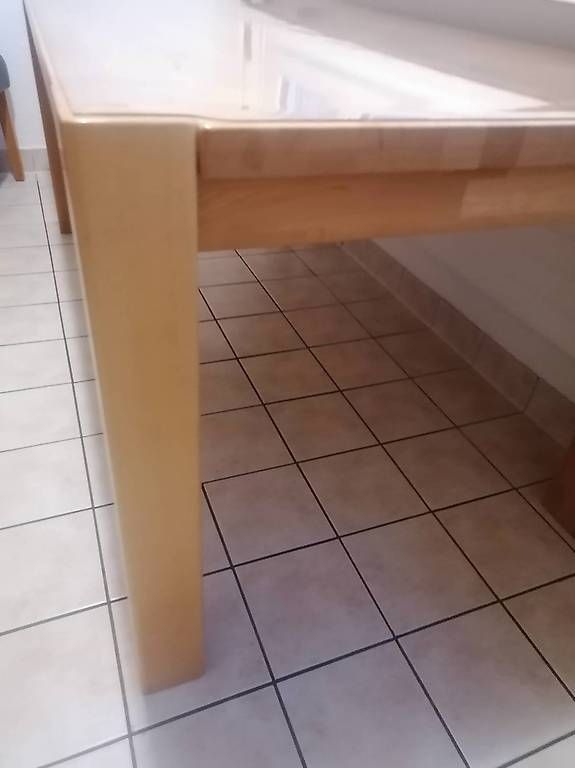 Tavoli: table salle à manger – Usato da Lausanne venduto da eri_wtq8 1