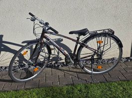 sportliches gut erhaltenes Damenvelo mit kleiner Rahmen