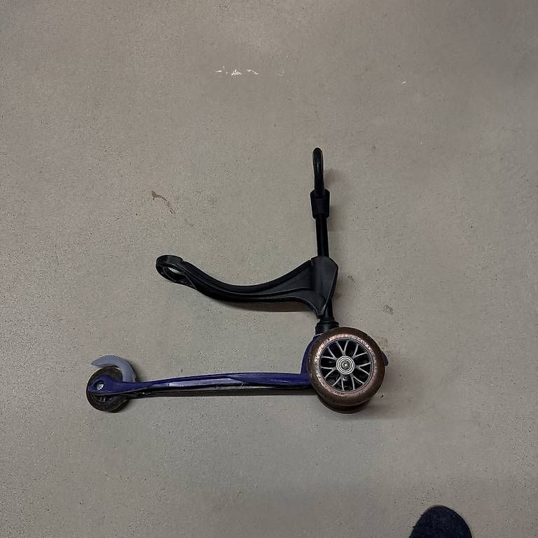 Micro Kickboard: Mini Micro Scooter + Mini2Go Sitzroller  gebraucht – Usato da Münchwilen TG venduto da LuDeAn