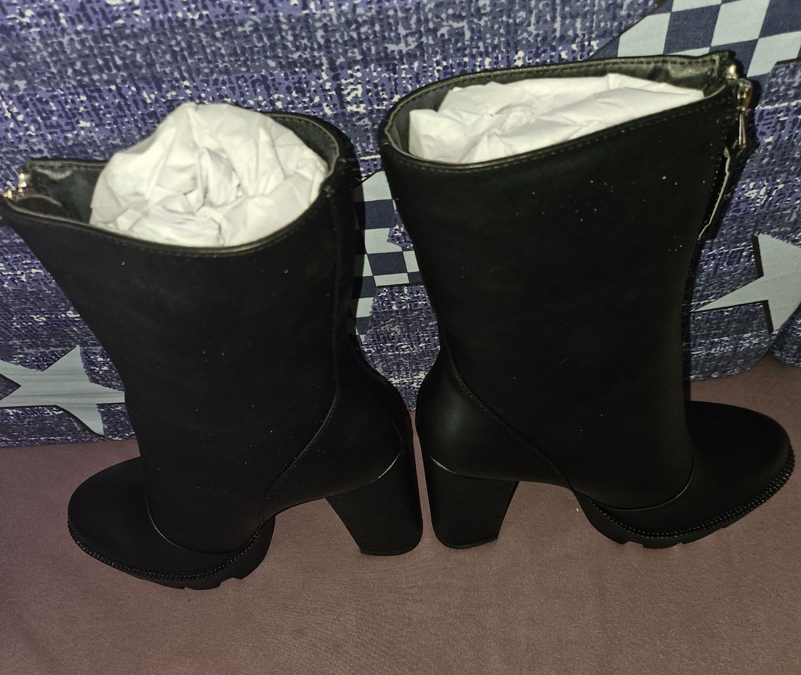 Damenschuhe: Elegante Stiefel Schwarz - NEU – Neu und originalverpackt aus Thun von Shame 1