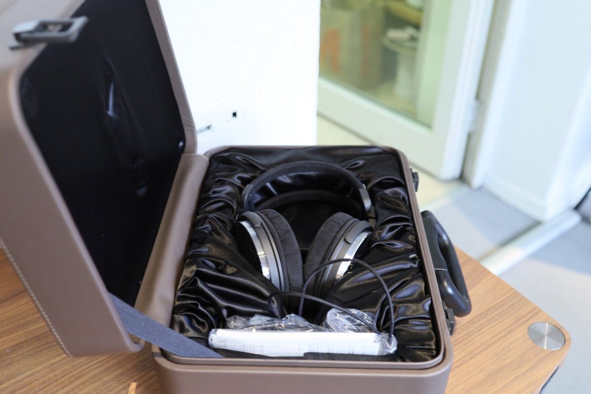 Audio Technica Cuffie: Audio-Technica ATH-ADX5000 High-End Kopfhörer Aussteller – Nuovo (secondo la descrizione) da Luzern venduto da Hifipro 1