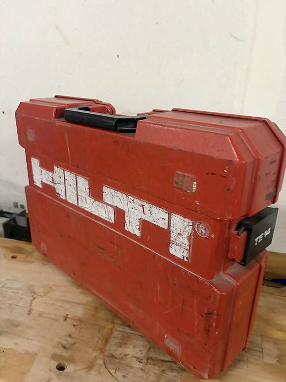 Trapani: Hilti Bohrhammer  – Usato da Lausen venduto da Gjuliana4 3