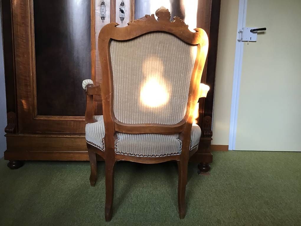 Stühle: Stuhl  Gründerzeit  Antik  Nussbaum – Gebraucht aus Winterthur von Wohnhaus 3