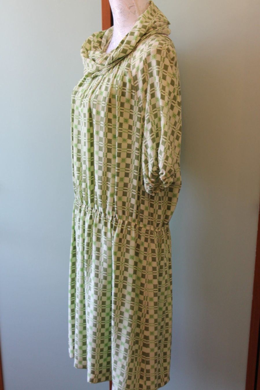 Vestiti: Kleid – Usato da Schaan venduto da antikes_und_kurioses 2