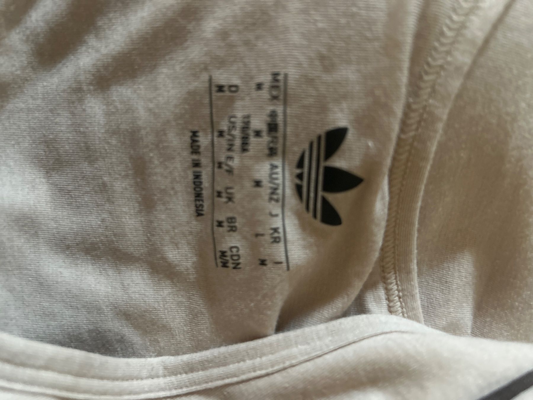 Adidas Tops: Adidas Damen Top Grösse S hellgrau – D'occasion à Siebnen par schnell05 2