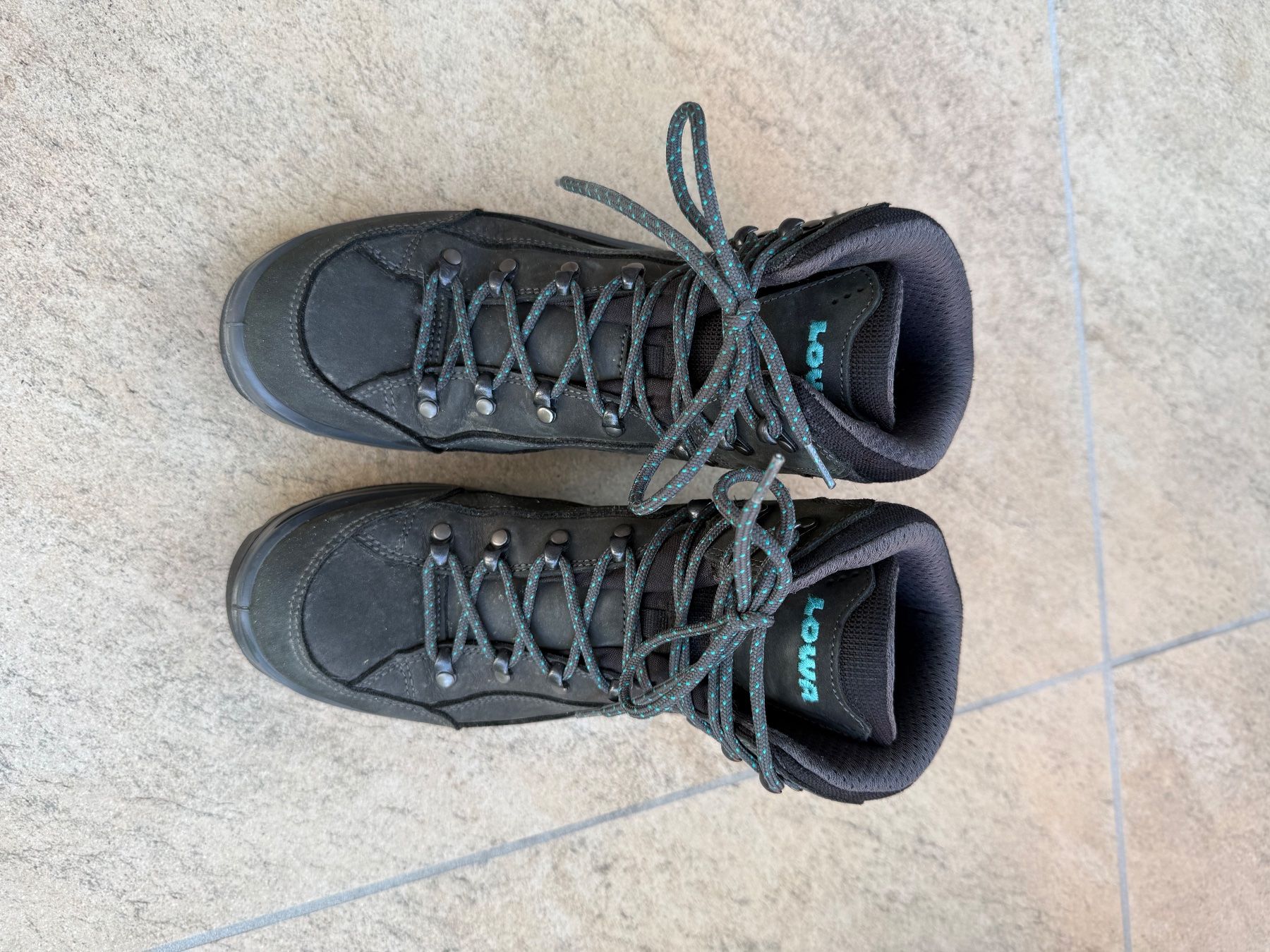 Lowa Scarpe da uomo: Wanderschuhe Lowa (Wie neu!) – Usato da Thalwil venduto da UR8800