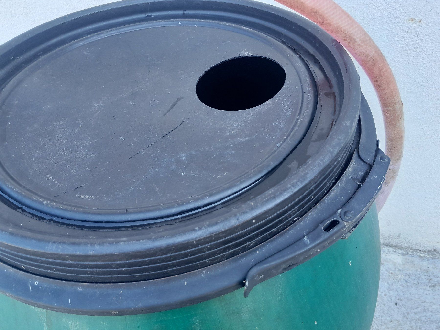 Bewässern & Giessen: Gartenfass 220 Liter – Gebraucht aus Zürich von raphahello 3