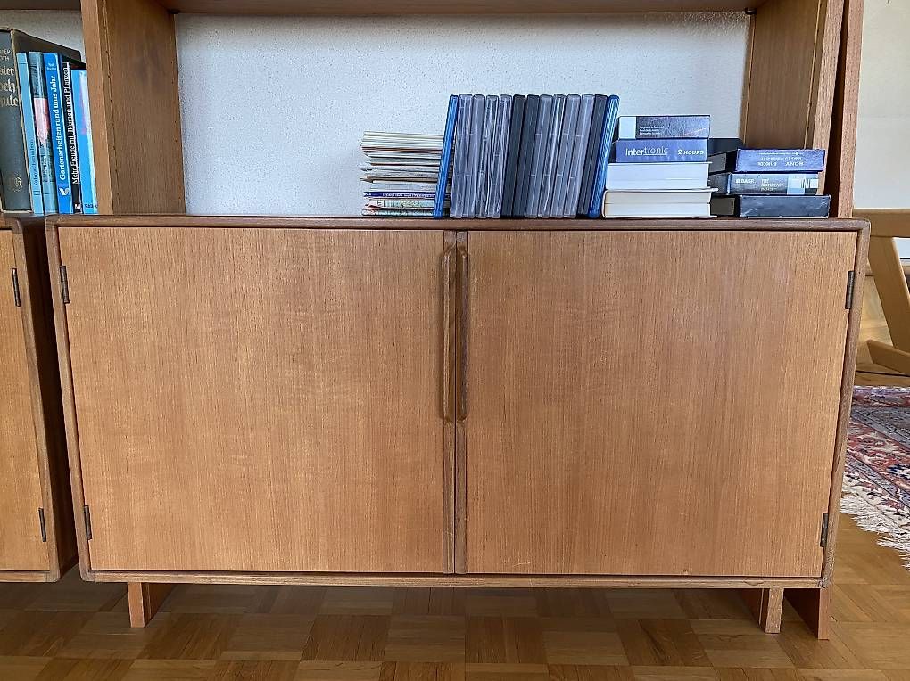 Scaffali: 2 Mid Century Teak Regale mit integrierter Kommode – Usato da Gränichen venduto da Bubui 2