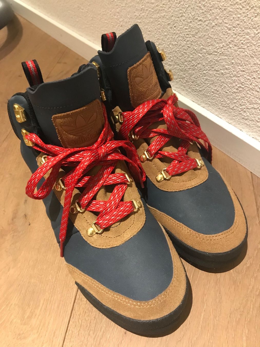 Adidas Scarpe da donna: NEU Adidas Blauvelt Schuhe Gr. 40 – Nuovo (secondo la descrizione) da Affoltern am Albis venduto da variablend 2