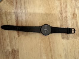 Armbanduhr Schwarz – Minimalistisches Design
