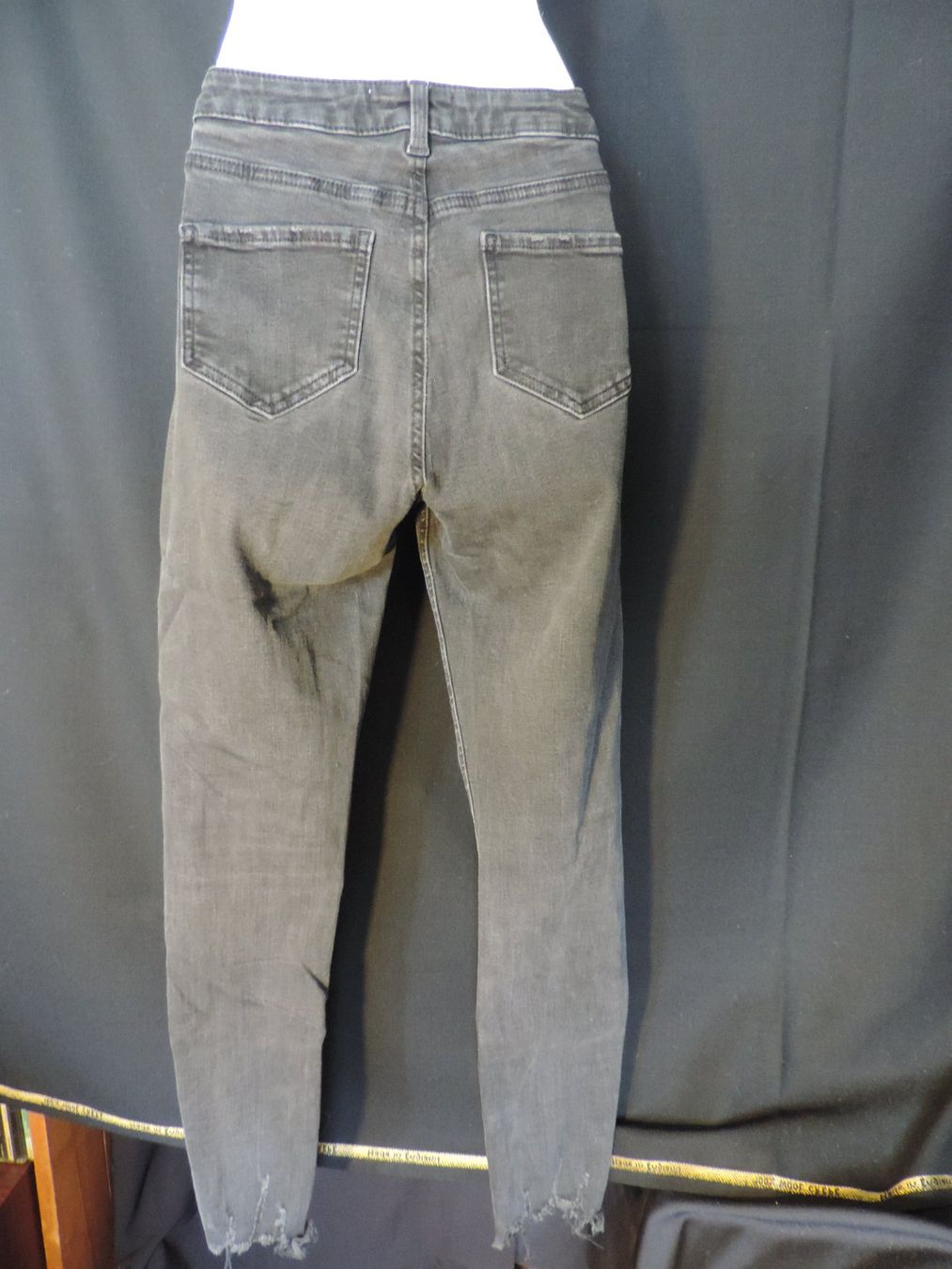 Jeans: jeans noir délavé – Usato da Genève venduto da Axelle333 8