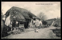 AK Boncourt, Enfanfs devant Maison de 1630