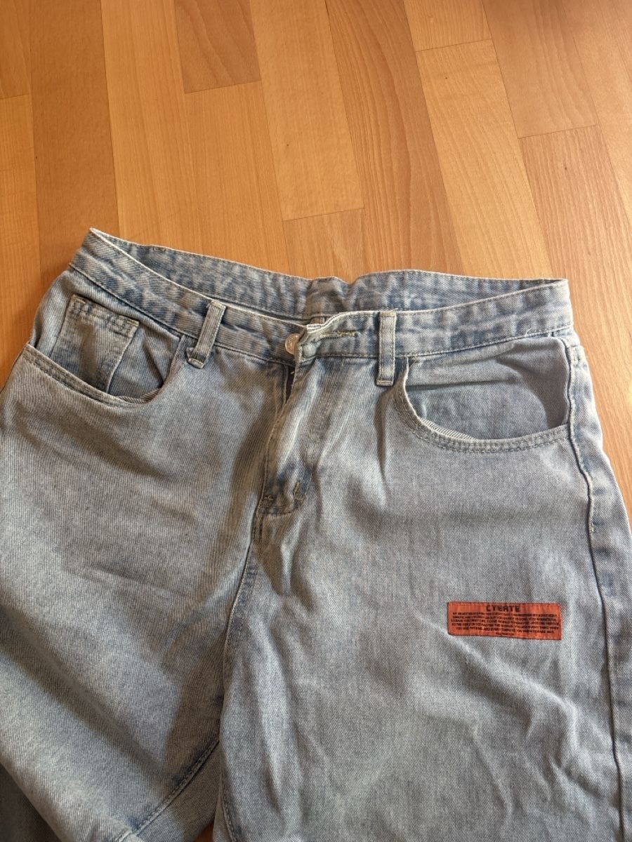 Jeans: Straight Fit Light Blue Jeans – Usato da Chexbres venduto da doe_xns6 1