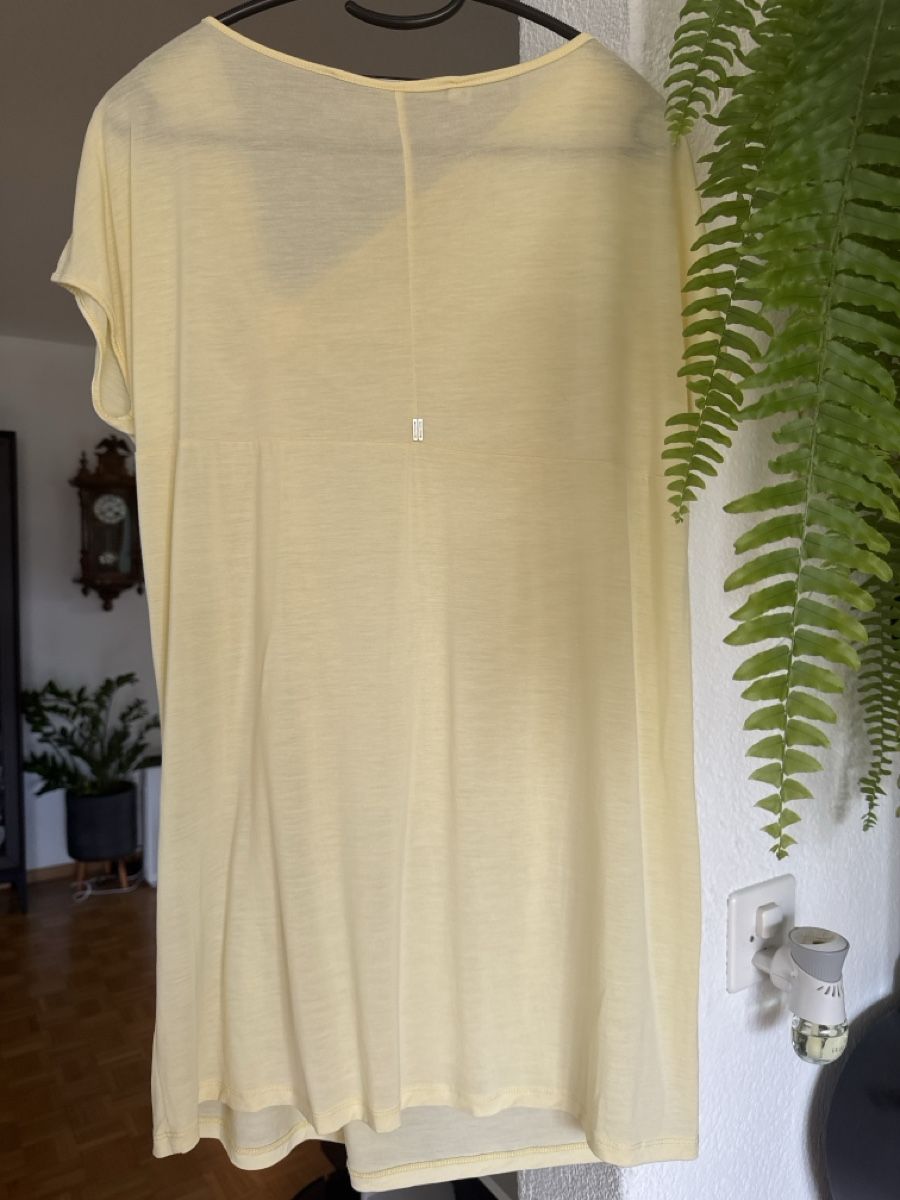 Sportmax Top: Butter Yellow Sportmax Code Top XL – Usato da Fällanden venduto da emilyeheim 2