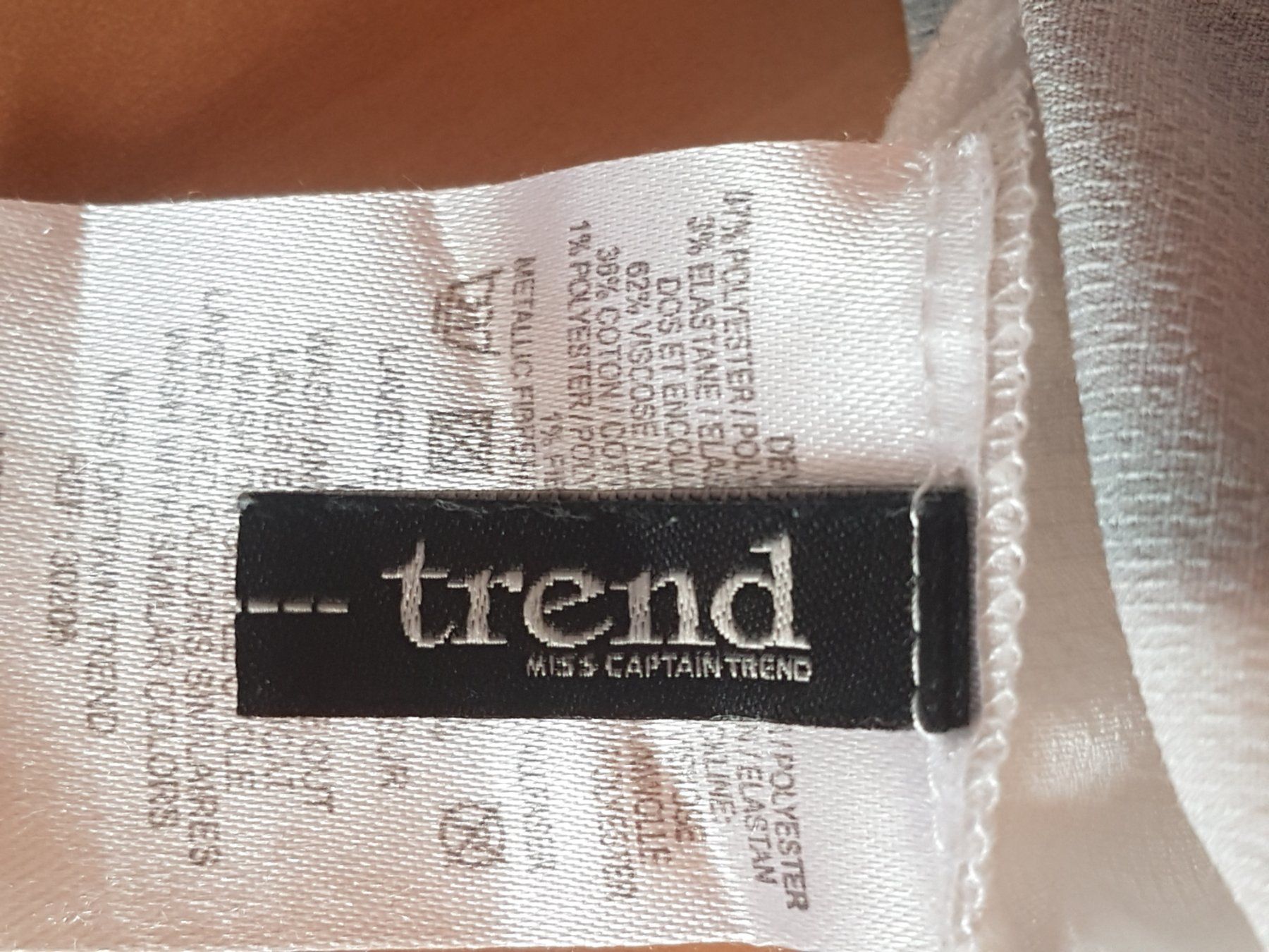 T-shirt: T-shirt taille 3 - L marque Trend – Usato da Villiers venduto da san_jn5w 5
