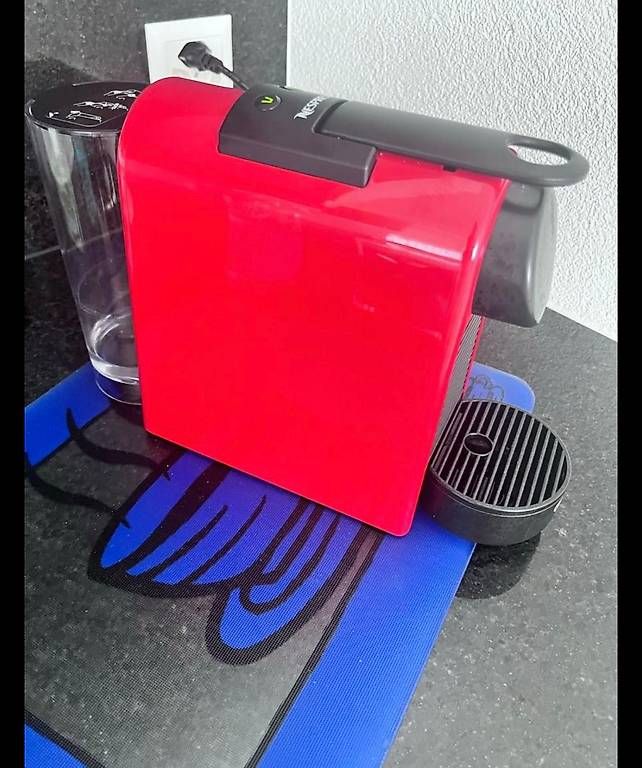 Macchine per caffè & Macchine per espresso: Kaffemaschine Nescafe fast neu – Usato da Augst BL venduto da Nasi123 2