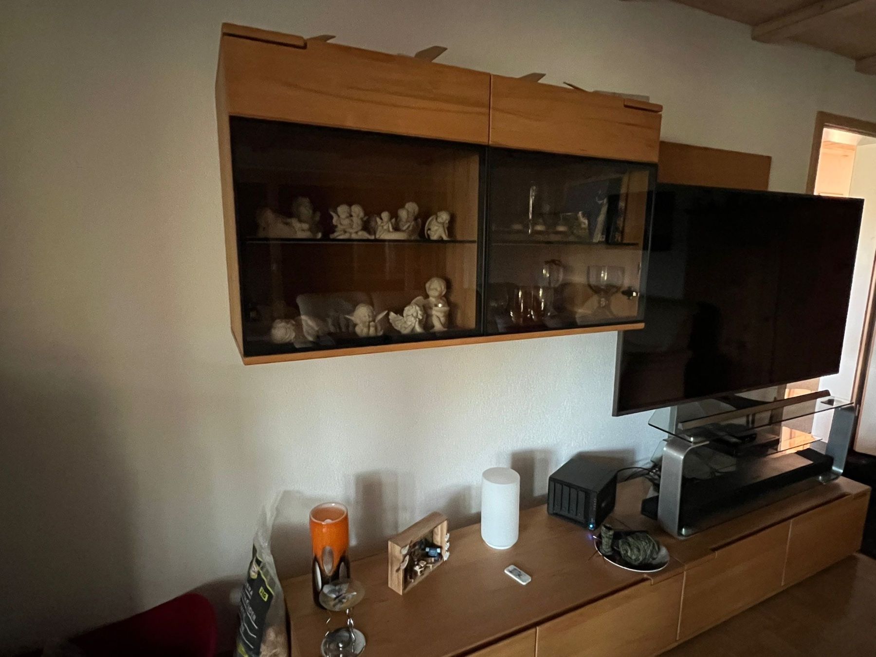 Vitrines: Wohnwand  /  TV Möbel und Vitrine – D'occasion à Habkern par intra88 1