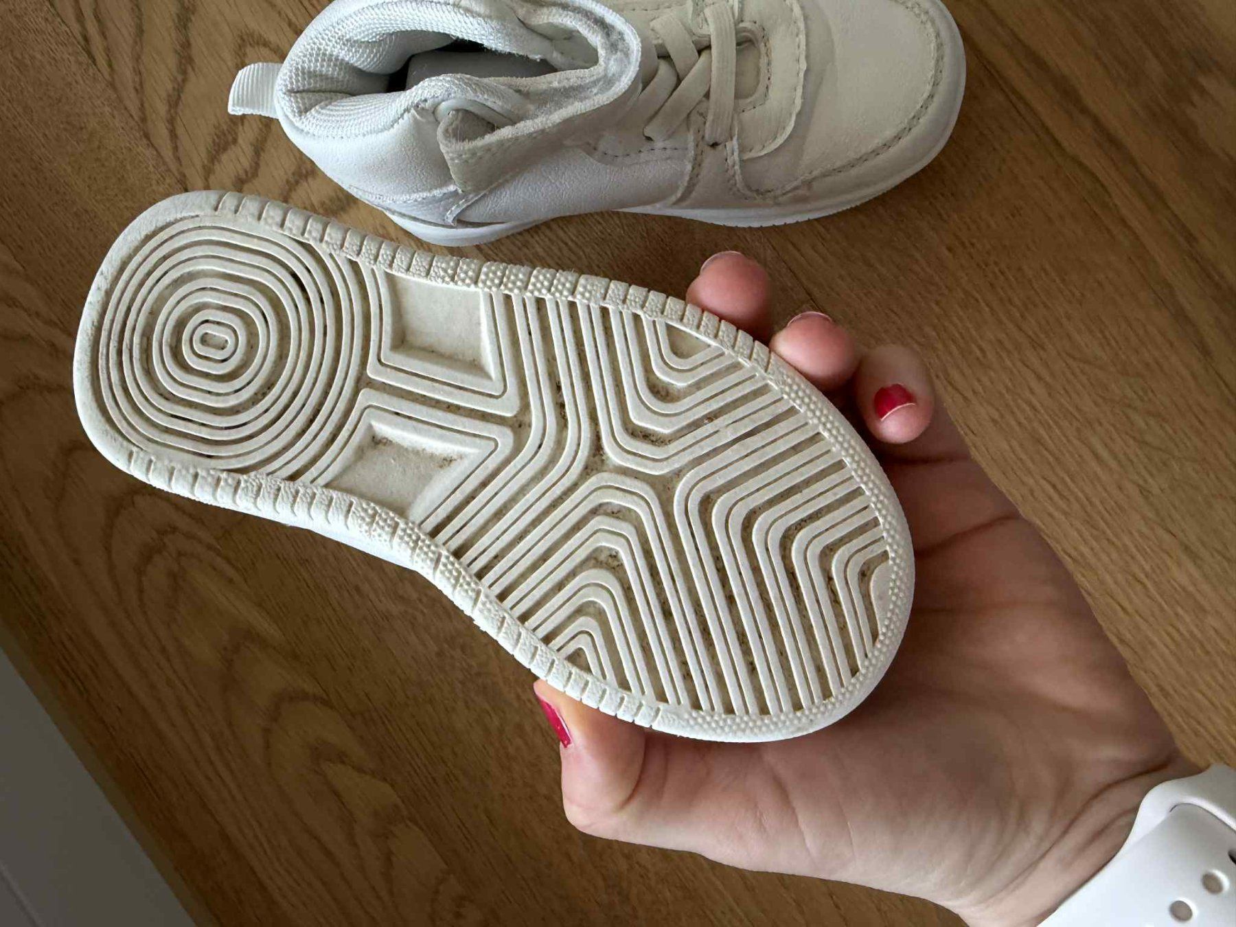 Scarpe per ragazzi: Weisse Kinder Sneakers, Grösse 23 – Usato da Riehen venduto da edu_92w7 5